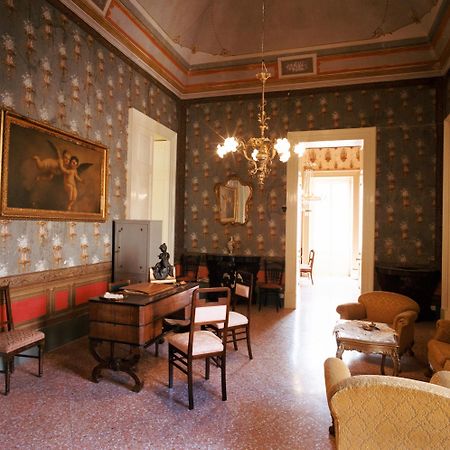 Palazzo Leuzzi B&B Galatone Zewnętrze zdjęcie