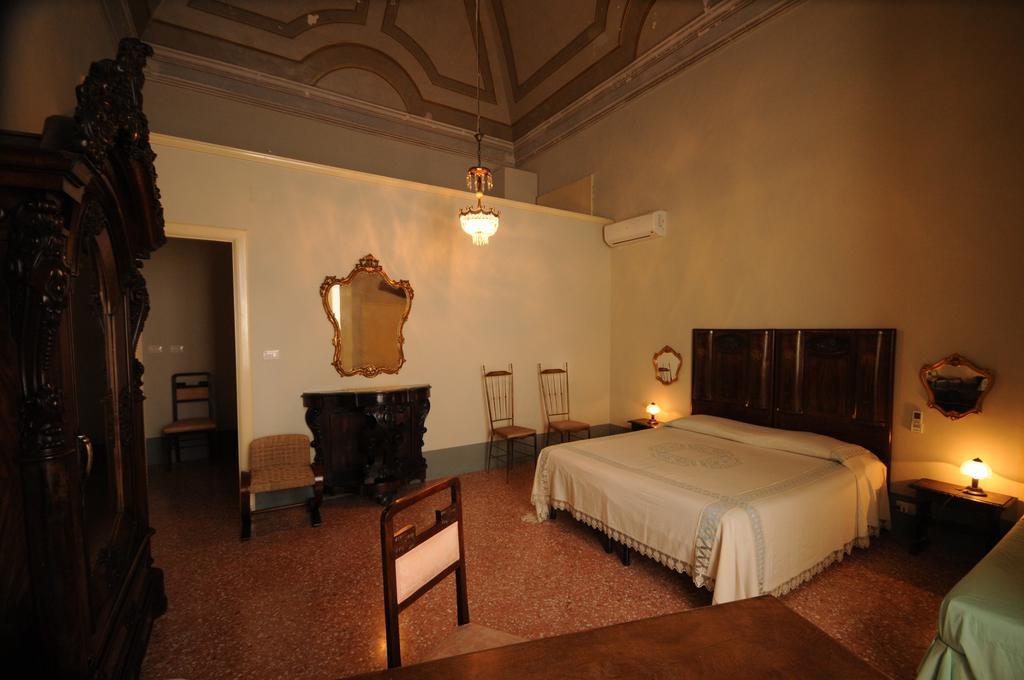 Palazzo Leuzzi B&B Galatone Zewnętrze zdjęcie
