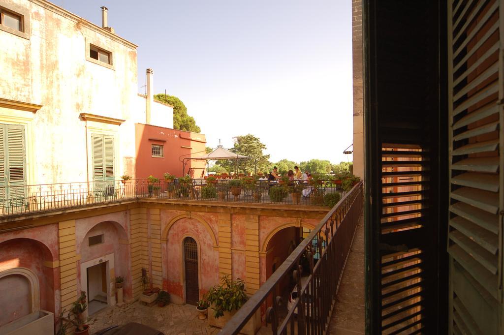 Palazzo Leuzzi B&B Galatone Pokój zdjęcie