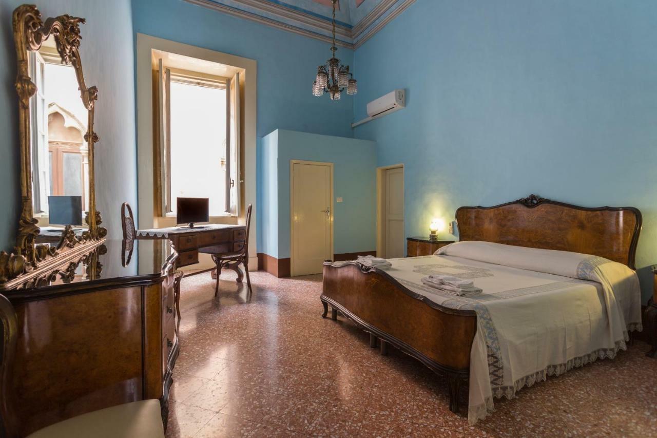 Palazzo Leuzzi B&B Galatone Zewnętrze zdjęcie